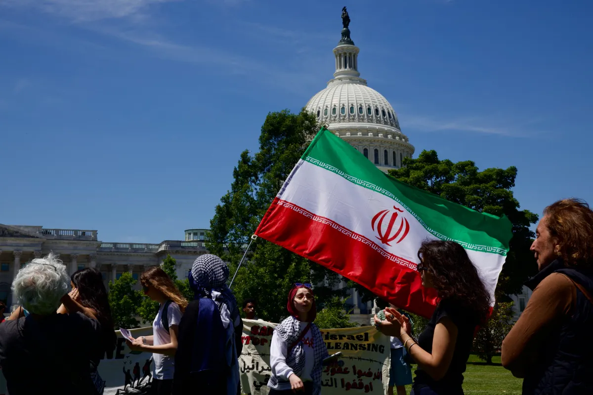 Senato'da Trump'ın İran Savaşını Durdurma Girişimi Az Farkla Reddedildi