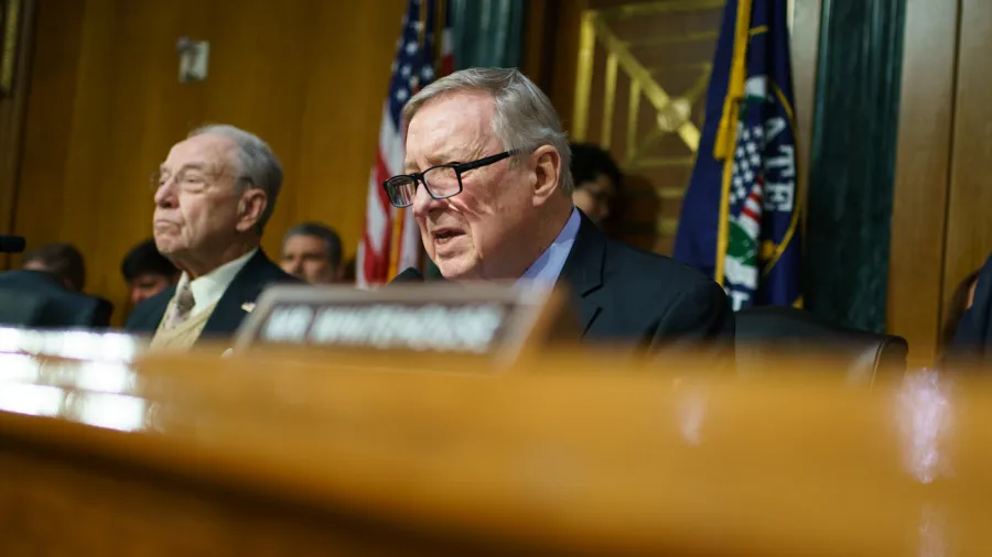 Senatörlerden tütün firmalarına FDA lobi soruşturması
