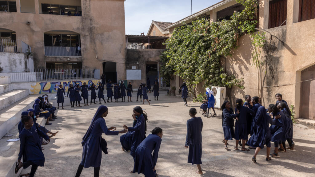 Senegal'in ilk elit kız yatılı okulu ataerkil normlara meydan okuyor