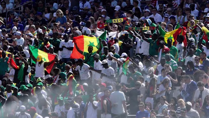 Senegal'den Uzakta Taraftar Boşluğunu Göçmenler ve Yabancı Hayranlar Dolduruyor