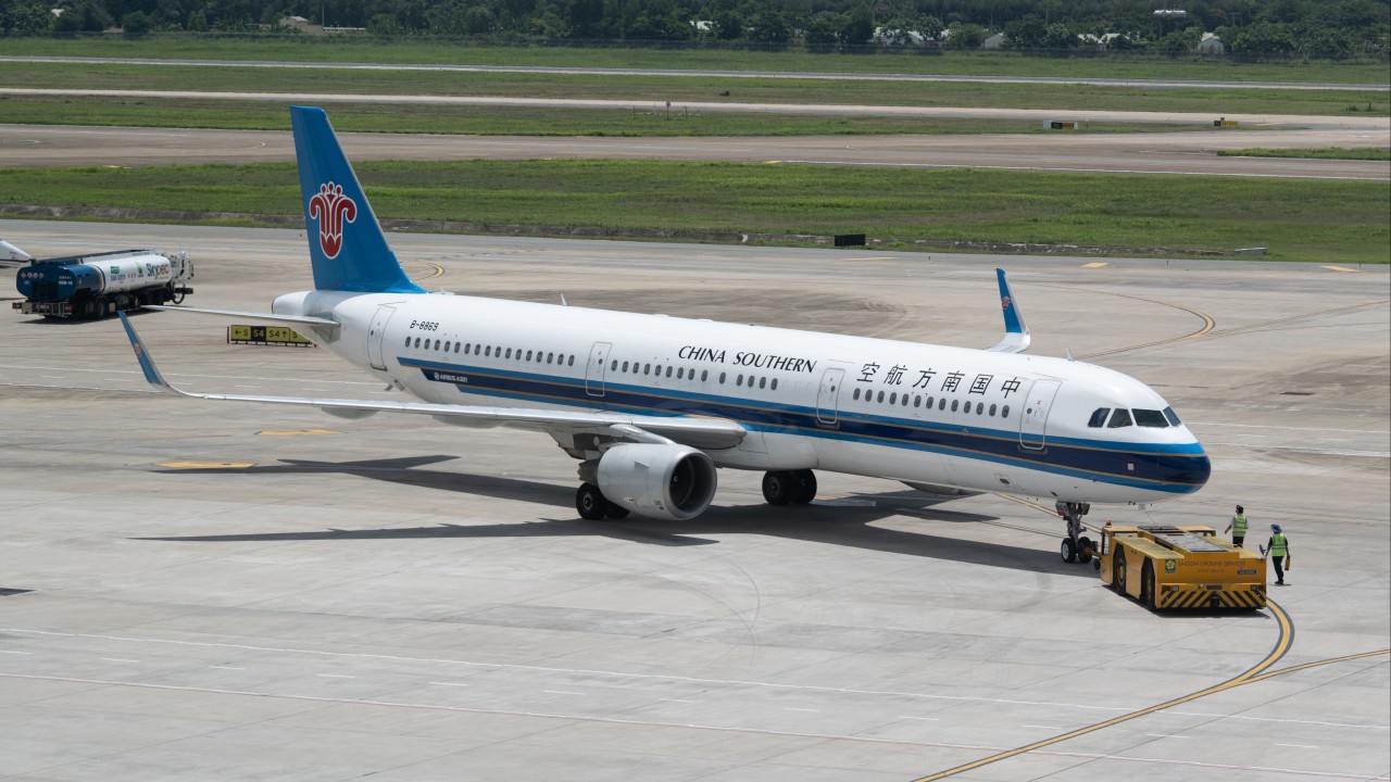 Şenzen'de Yıldırım Çarpan Airbus A321 Geri Döndü