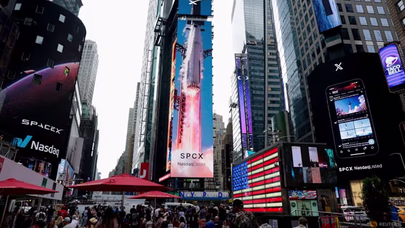 SpaceX'in Değer Kaybı Kısa Vadeli Yatırımcılara 8.7 Milyar Dolar Kazandırdı