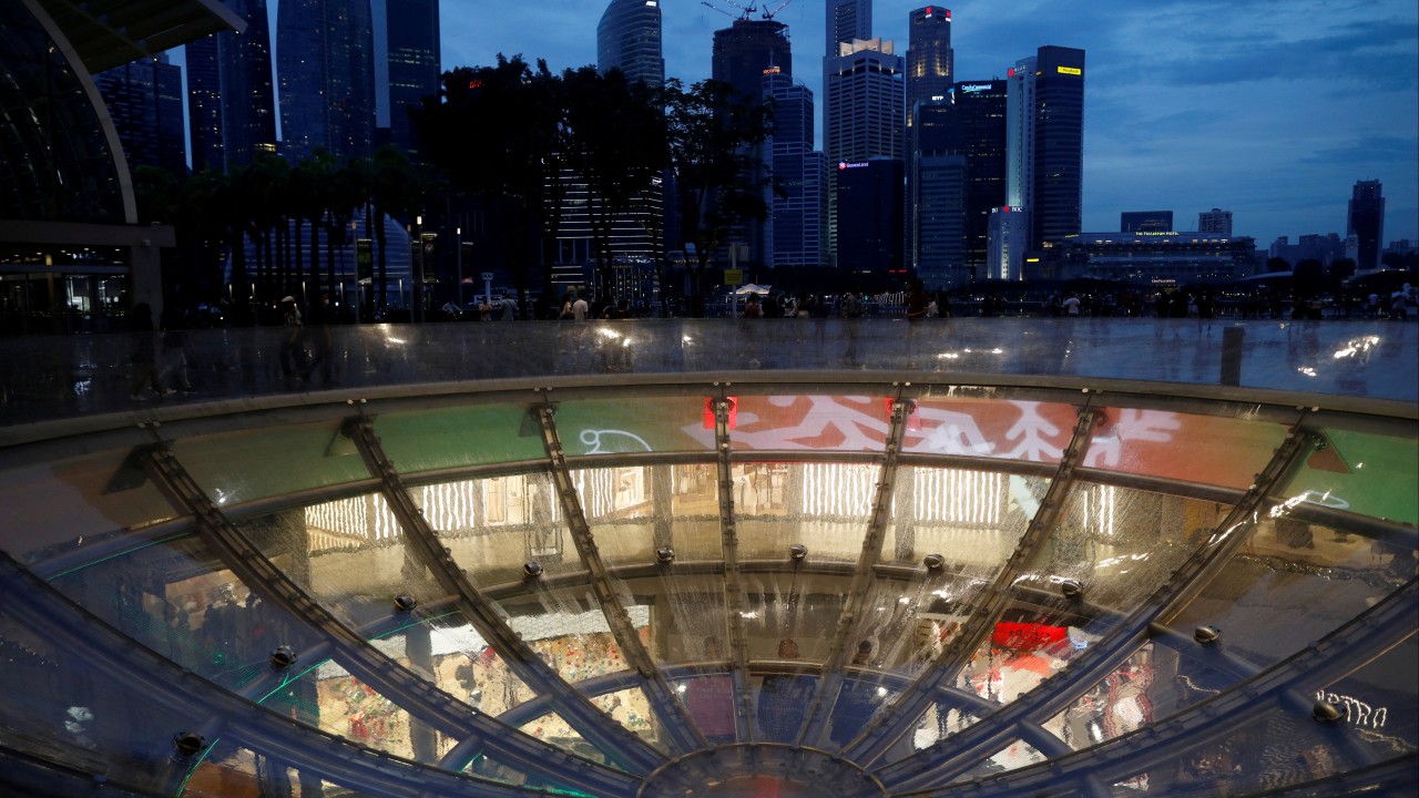 Singapur'da ilk ziyaretinde lüks konutları soyan Çinli'ye hapis