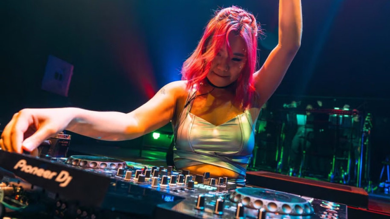 Singapurlu DJ, yerel sesleri küresel sahneye taşıyor