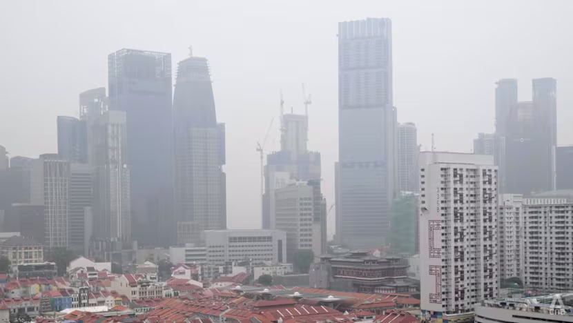 Singapur'da Hava Kirliliği: Batı Bölgesinde PSI 228 ile Çok Sağlıksız