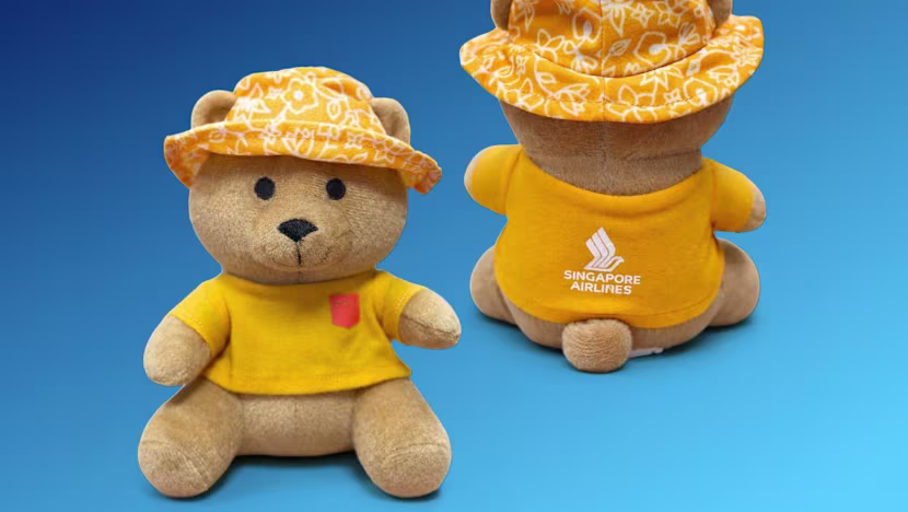 Singapur Havayolları'nın Maskotu Beary 3.0 ile Genç Yolculara Sürpriz