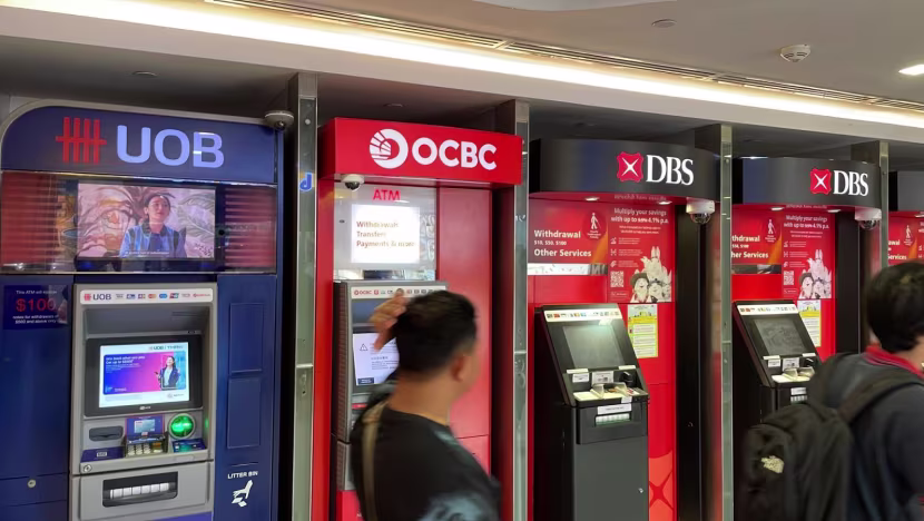 Singapur'da her HDB bloğuna 500 metre mesafede banka şubesi