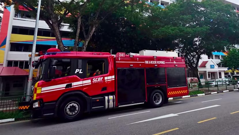 Singapur'da HDB Dairesinde Yangın: Bir Kişi Hastaneye Kaldırıldı