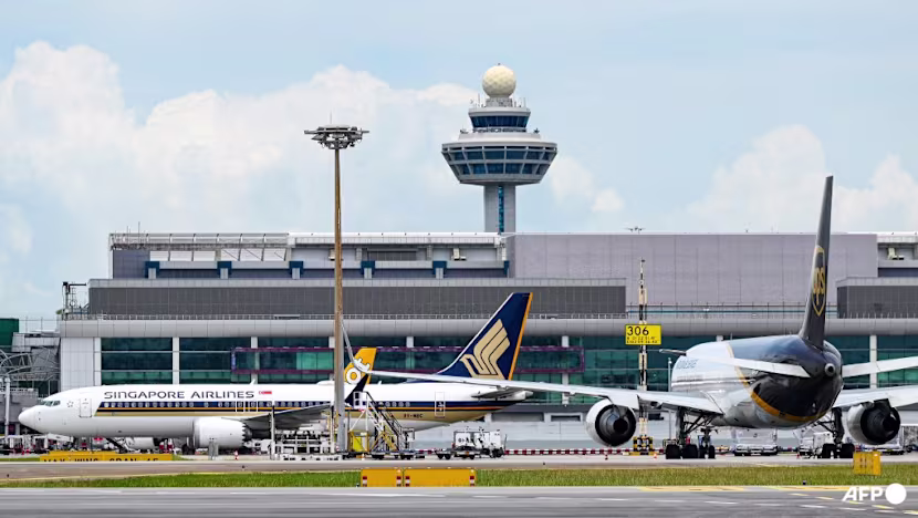 Singapur, kargo için SAF vergisini erteledi; yolcu vergisi 2027'de başlıyor