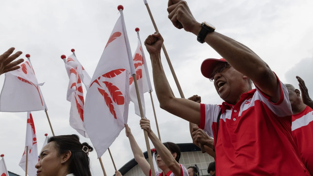 Singapur'da Küçük Muhalefet Partileri Liderlerini Kaybediyor