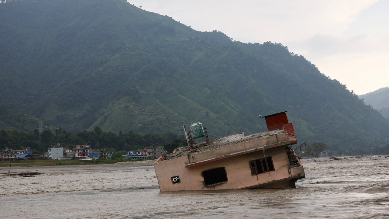 Singapur'da Nepal seli ve Air India yatırımı üzerine ırkçı yorumlara soruşturma