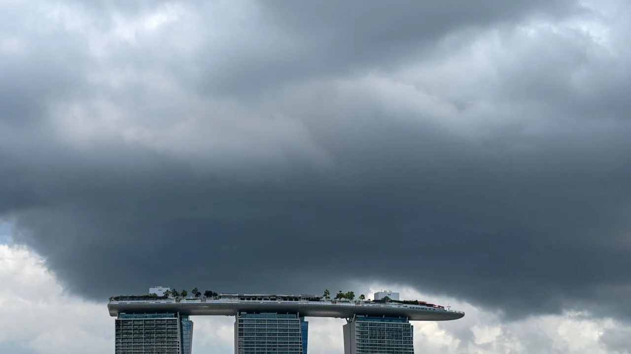 Singapur'da otel soygunu: 3 Çinli tutuklandı, kadın ve çocuk balkona kilitlendi