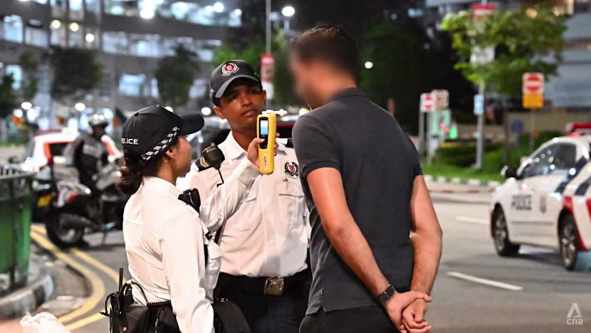 Singapur'da trafik yasaları sıkılaştı: Alkollü araç kullanma ve tehlikeli sürüşe ağır cezalar