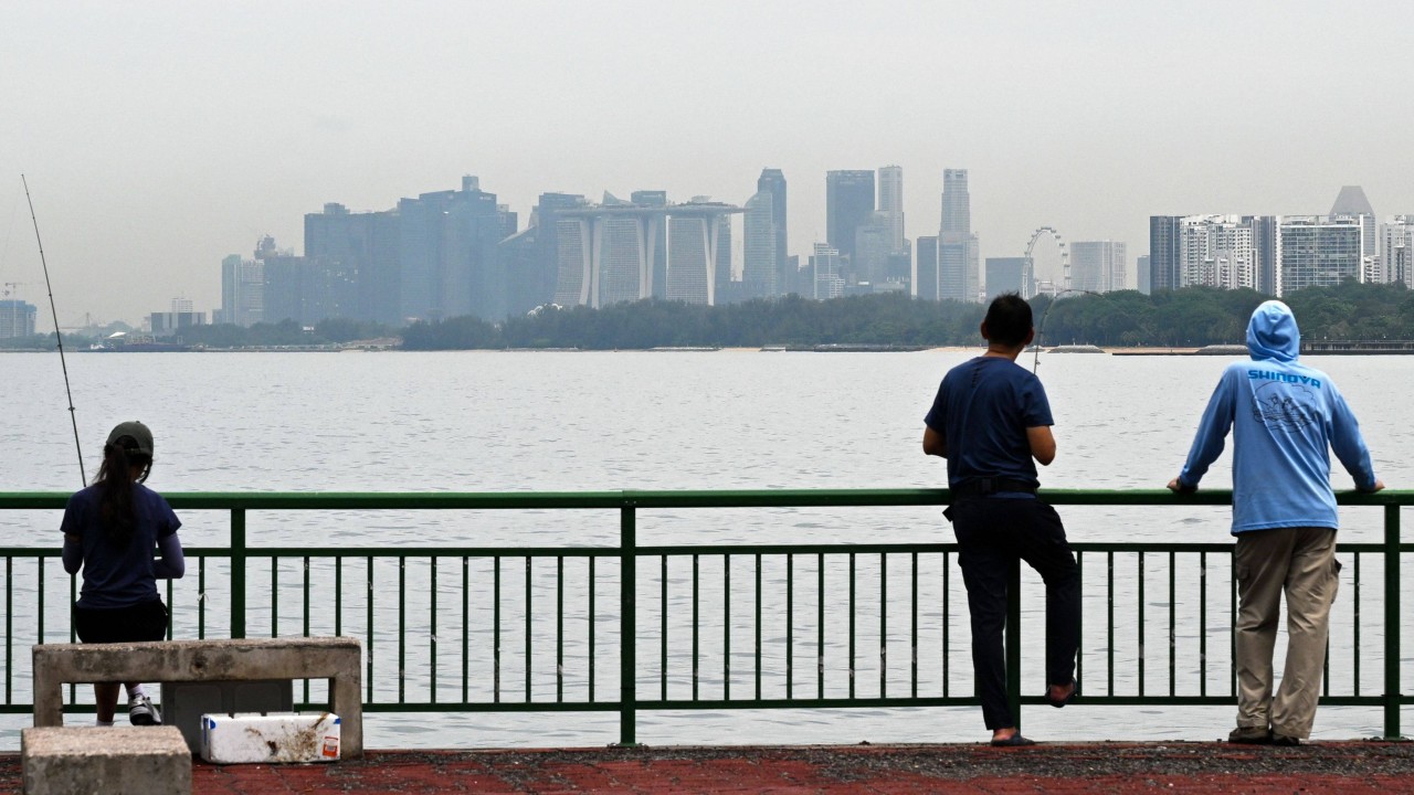 Singapur'da gençler yarı maaşla iş buluyor: GRIT programı umut oldu