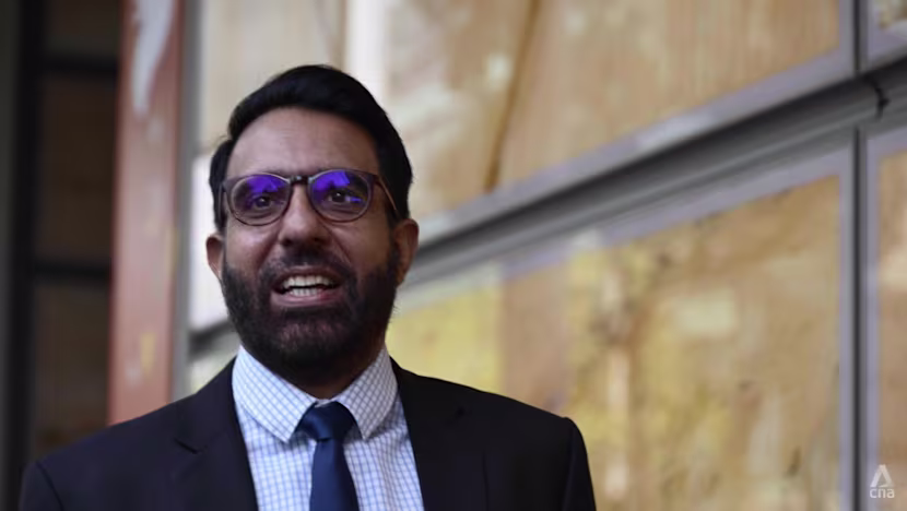 Singapur'da Muhalefet Lideri Pritam Singh'in Avukatlık Ruhsatı İptal Edildi