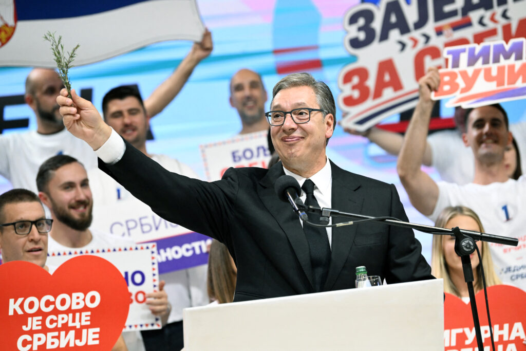 Sırbistan'da Öğrenci Protestoları Vučić'in İktidarına Meydan Okuyor