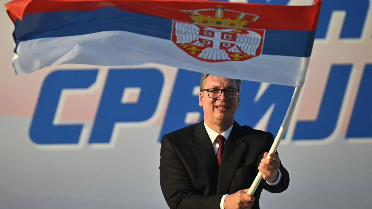 Sırbistan Cumhurbaşkanı Vucic, öğrenci protestoları sonrası istifa edecek