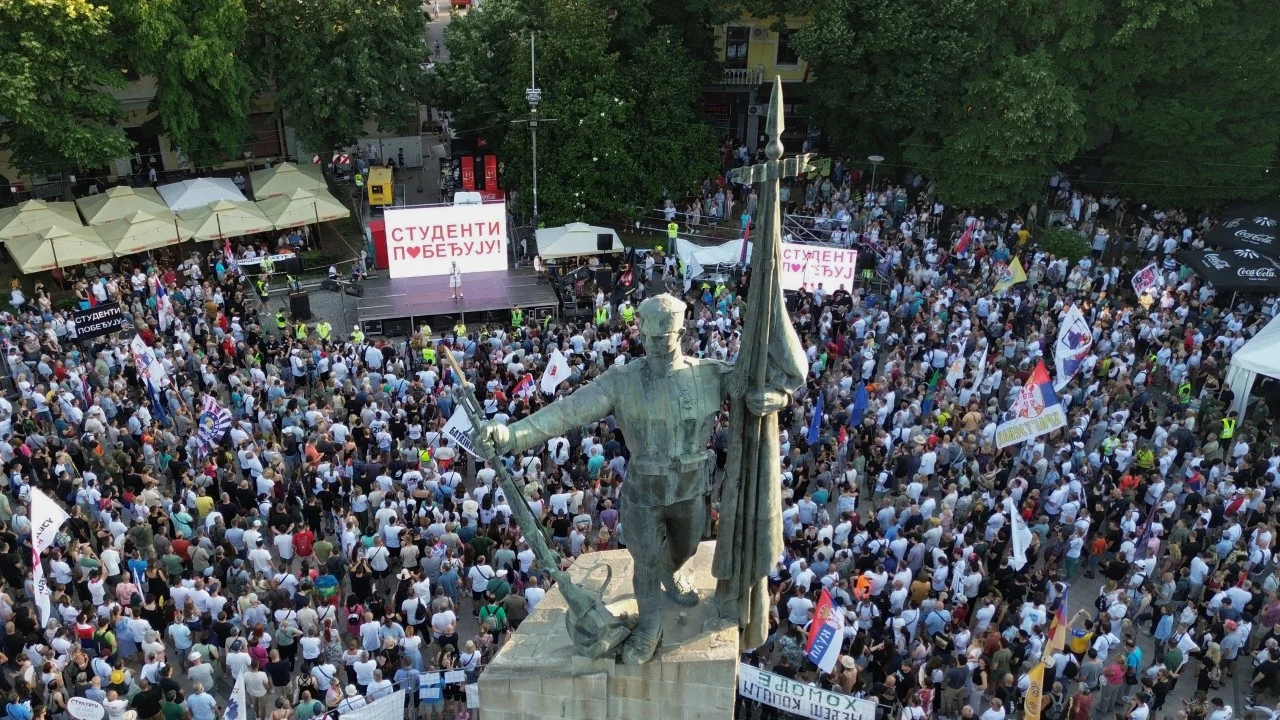 Sırbistan'da Devlet Başkanı Vučić'in İstifa Sinyali Protestoları Dindirmedi