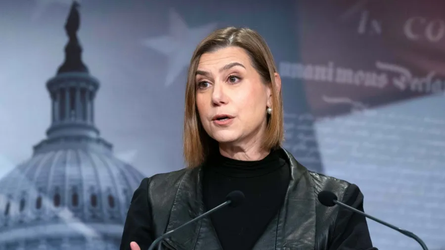 Slotkin'den Demokrat Parti'ye 'yeni liderlik' çağrısı