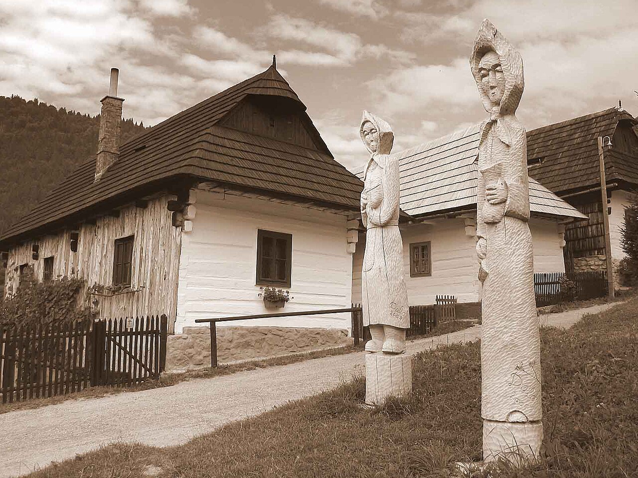 Slovakya'nın Masal Köyü Vlkolinec: Turist Akınında Yaşam Mücadelesi