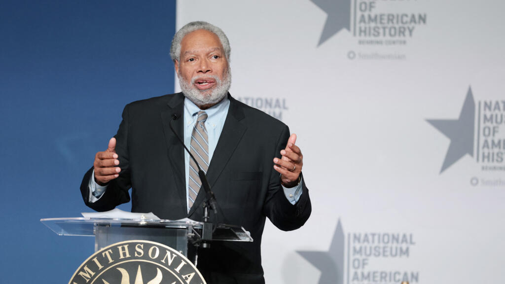 Smithsonian Başkanı Lonnie Bunch, Trump Baskısı Altında İstifa Etti
