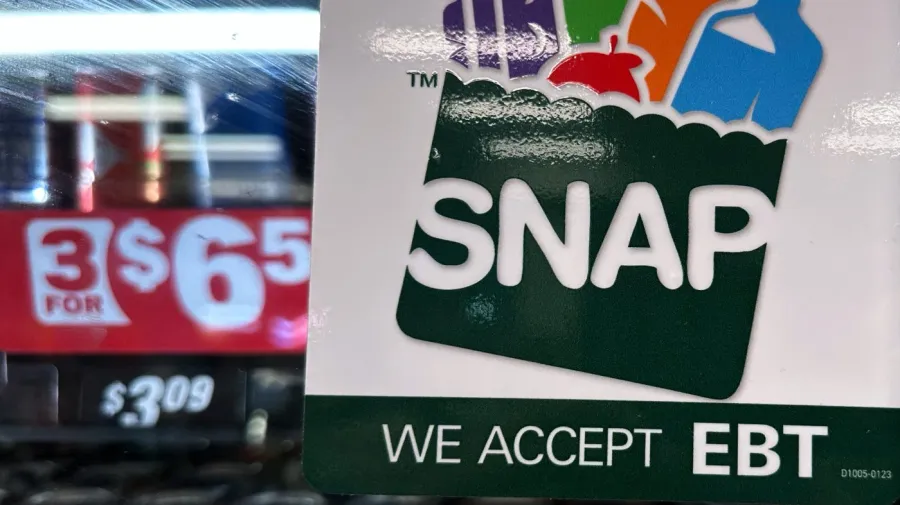 SNAP Yardımı 298 Dolardan 24 Dolara Düşen Yaşlı: "Kim Bir Ayda 24 Dolarla Geçinebilir