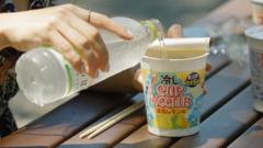 Soğuk Suyla Hazırlanan Cup Noodles: BBC, Japonya'nın viral atıştırmalığını denedi