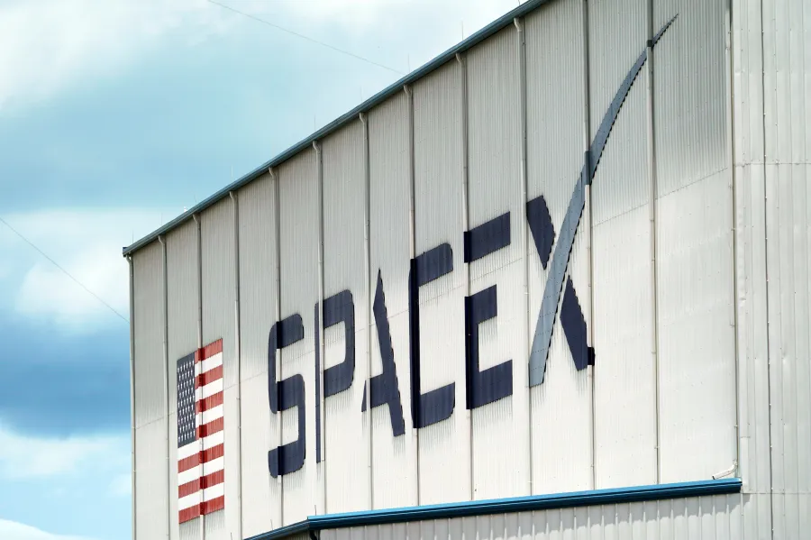 SpaceX Başkanı Trump Hesaplarına Hisse Bağışı Yapıyor