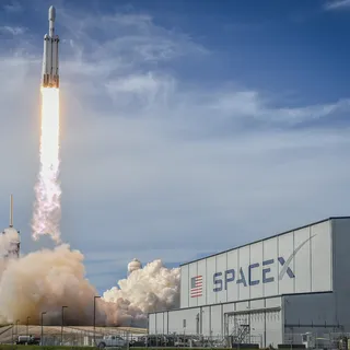 SpaceX halka arzında 75 milyar dolar topladı, şirket değeri 1.77 trilyon doları buldu