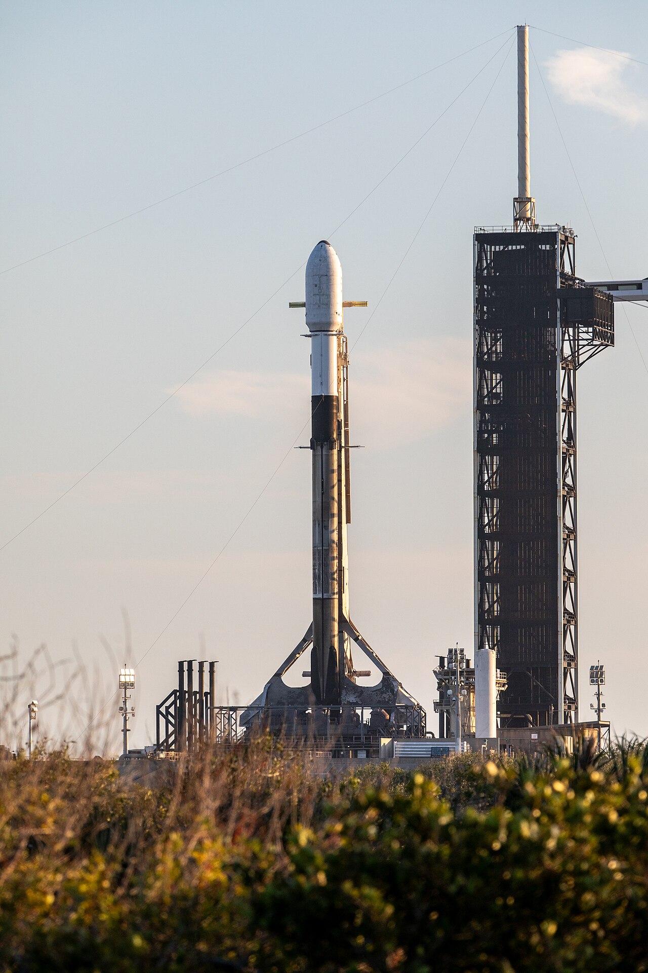 SpaceX roket parçası Ay'a çarptı: Okul otobüsü boyutunda