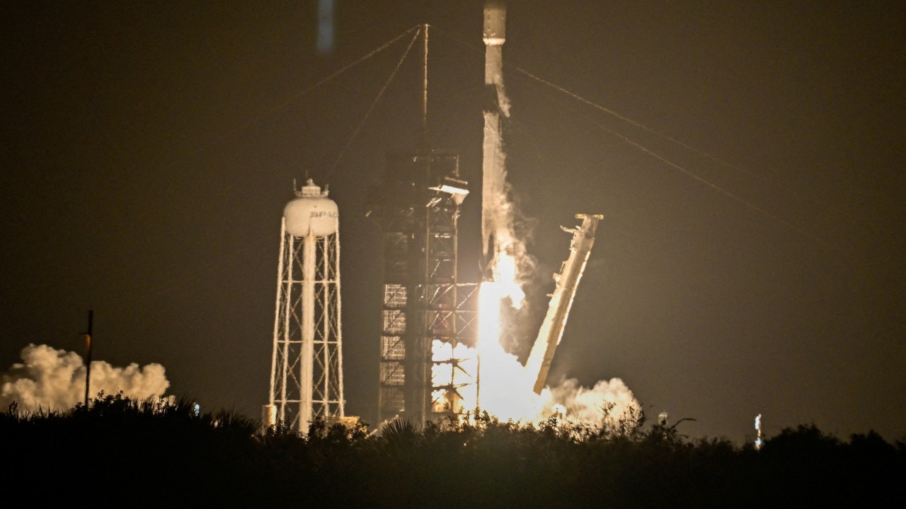 SpaceX roket parçası Ay'a hızla çarpacak
