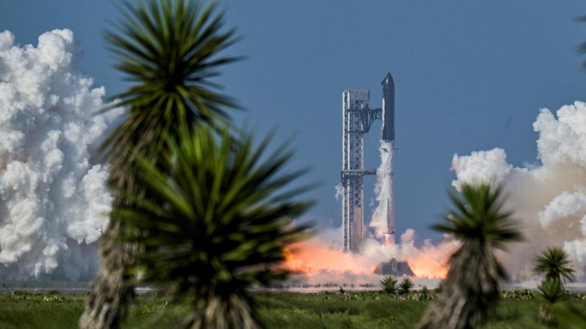 SpaceX Starship'i En Gelişmiş Starlink Uydularıyla Test Uçuşuna Gönderdi