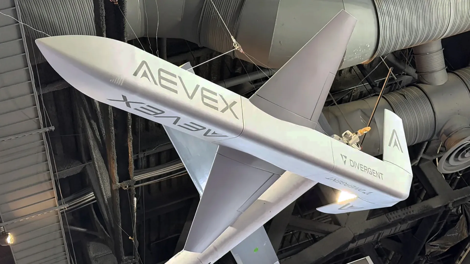 Specter Jet Motorlu İHA: Düşük Maliyet, Çok Görevli, Tek Kullanımlık