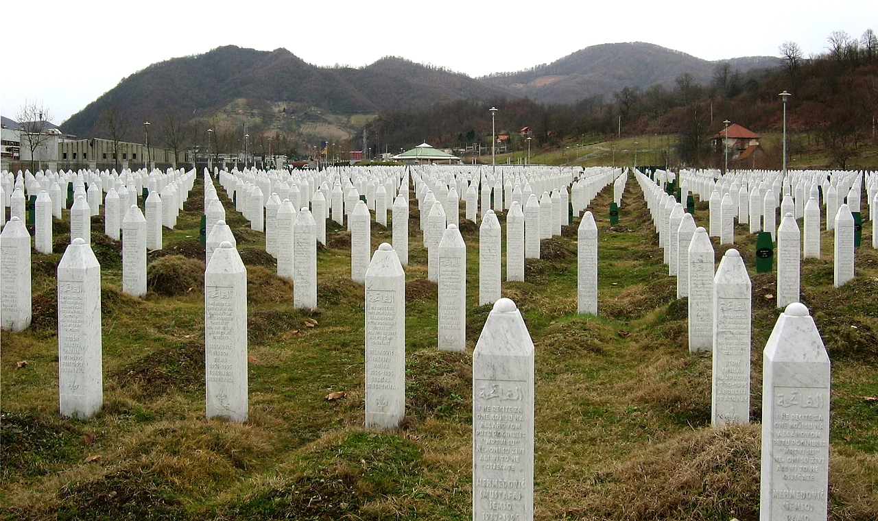 Srebrenitsa Soykırımı: 31 Yıl Geçti, 1000'den Fazla Kurban Hala Kayıp