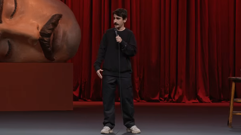 Stand-up komedyeninin Erdoğan’a hakaret suçlamasıyla tutuklanması tepki çekti