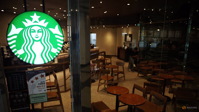 Starbucks Güney Kore'den tarih dersleri: 'Tank Günü' skandalı şubeleri kapattırıyor