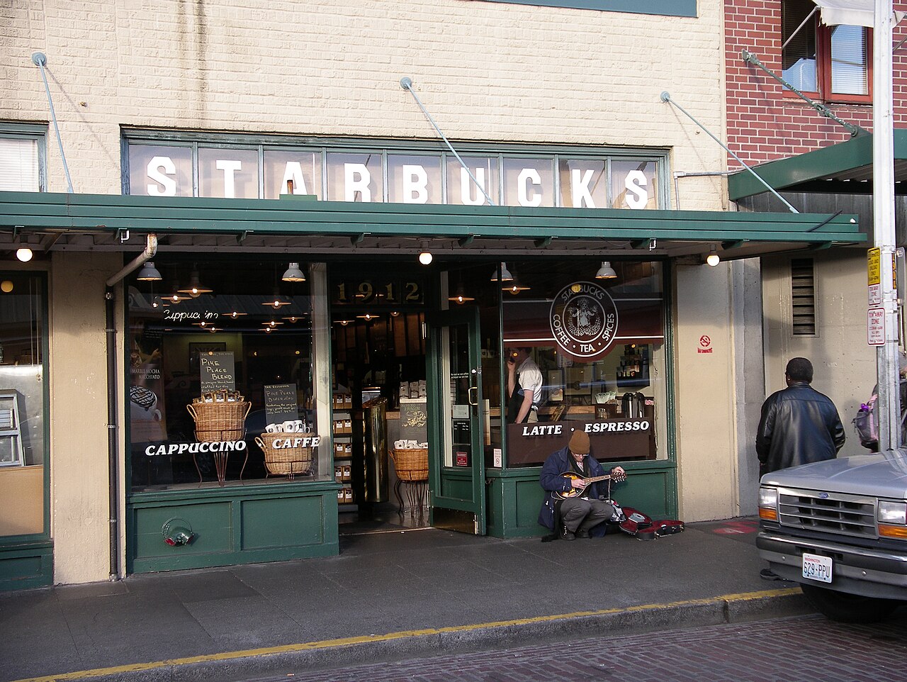 Starbucks, İngiltere ve Hong Kong'da İşten Çıkarmalarla Küresel Yapılanmaya Gidiyor