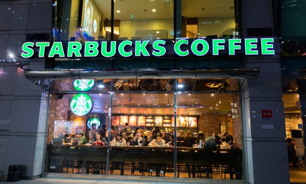 Starbucks'ın Kore'deki Katliam Yıldönümü Kampanyası Tepki Çekti