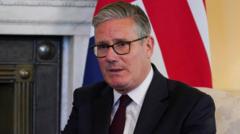 Starmer, Zorla Evlat Edinilen Ailelerden Resmen Özür Dileyecek