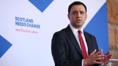 Starmer'a muhalif Sarwar, Burnham hükümetinde bakan oluyor