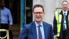 Starmer'ın eski yardımcısından Burnham'a vergi eleştirisi