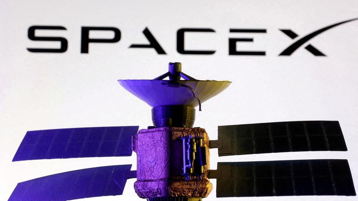 Starshield: Devlet Dışı Egemenler ve Musk'ın Uydu Ağı