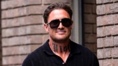 Stephen Bear, cinsel suç kaydını ihlal ettiği için hapse atıldı