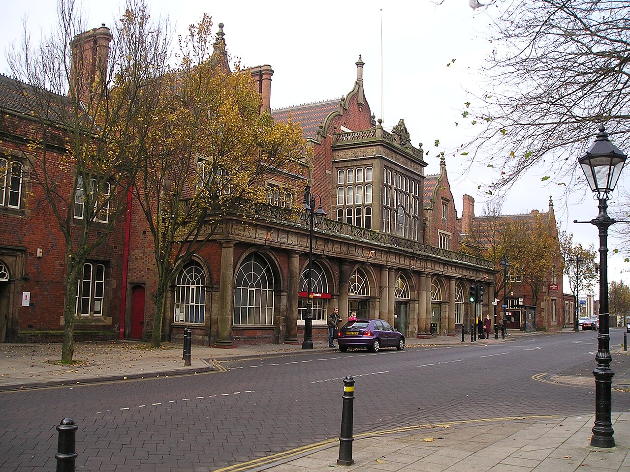 Stoke-on-Trent'te 16 Yaş Altına Akşam 6'dan Sonra Yalnız Otobüs Yasağı