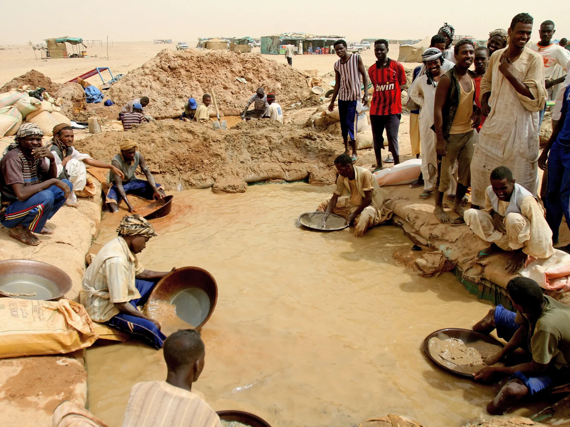 Sudan'da Altın Madeni Çöktü: En Az 70 Ölü