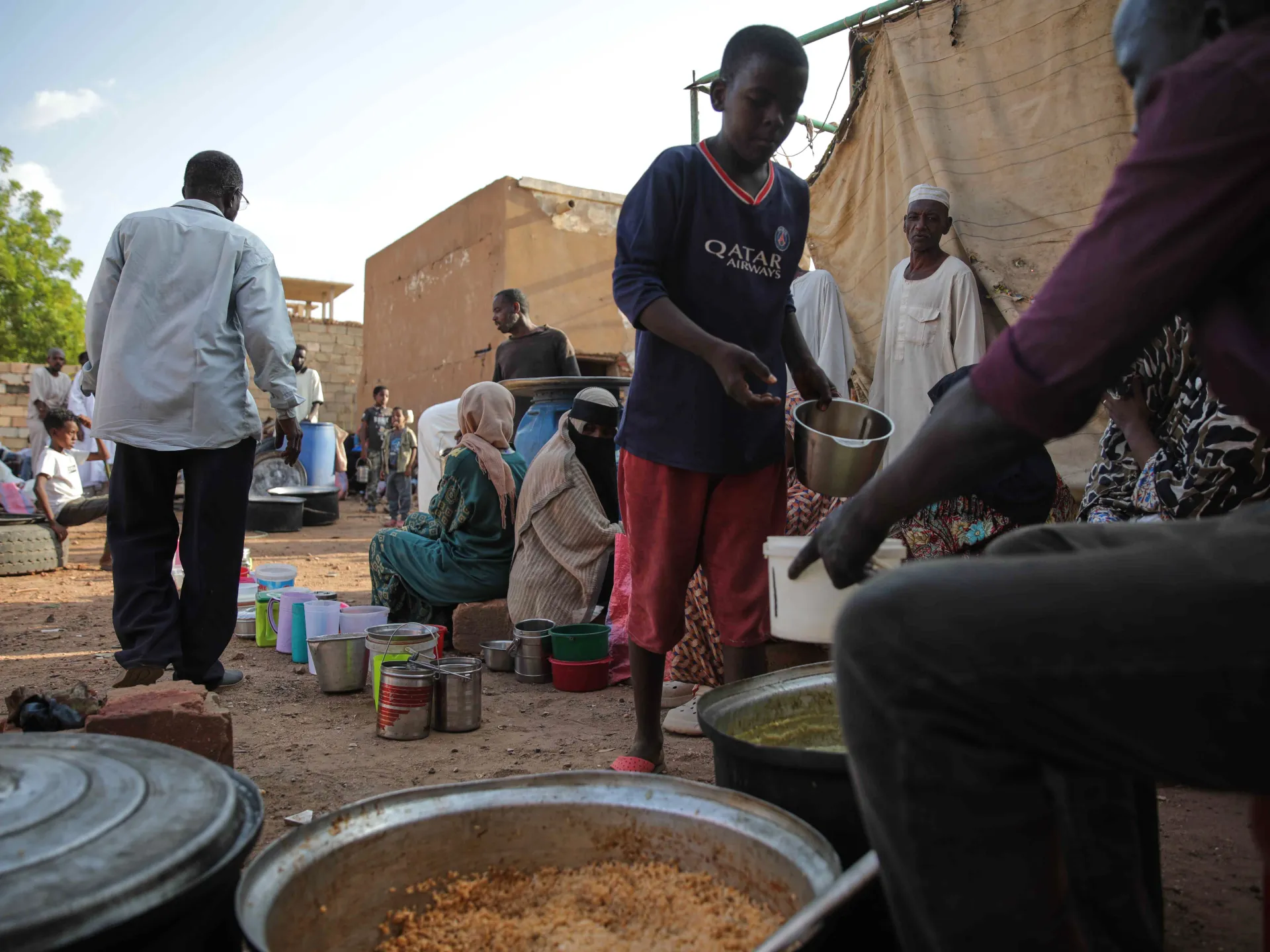 Sudan'da Hava Saldırısı: BM Yardım Tırı Şoförü Hayatını Kaybetti