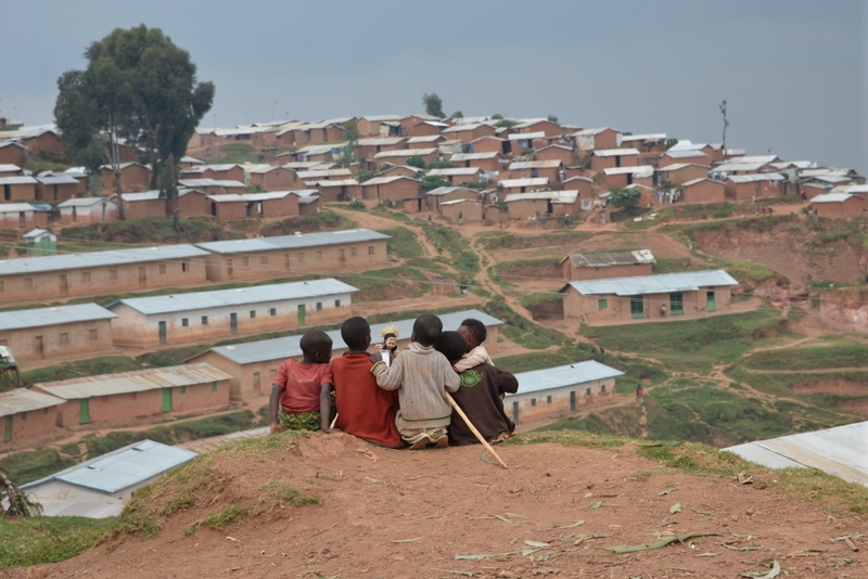 Sudan'dan Kaçan Mülteciler Çad Kamplarında Susuzlukla Mücadele Ediyor