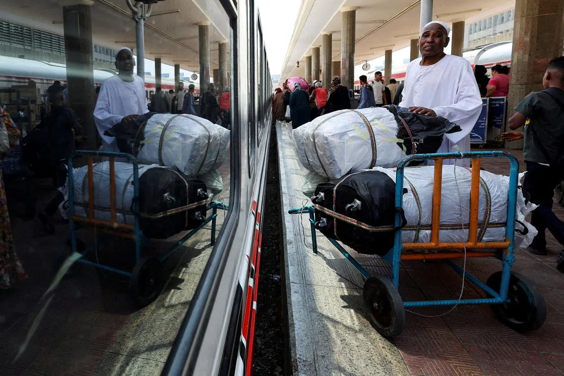Sudanlı mülteciler Mısır hapishanelerindeki vahşeti anlatıyor: Sınırdışılar artıyor