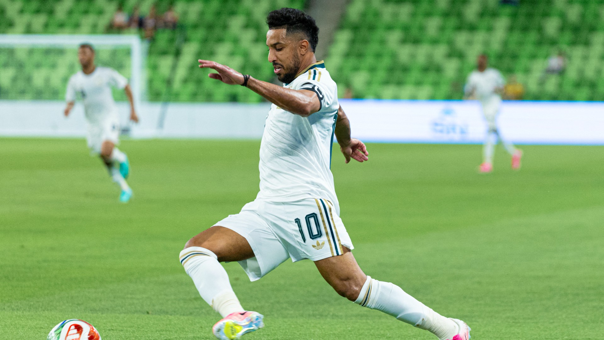 Suudi Arabistan'ın Yıldızlarla Dolu Futbol Devrimi Milli Takımı Taşıyamıyor