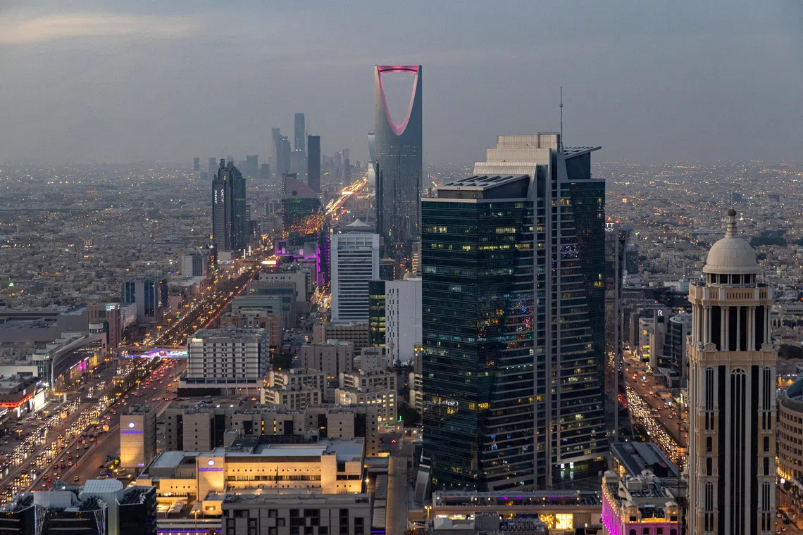 Suudi Arabistan Riyad'da okulları uzaktan eğitime çevirdi